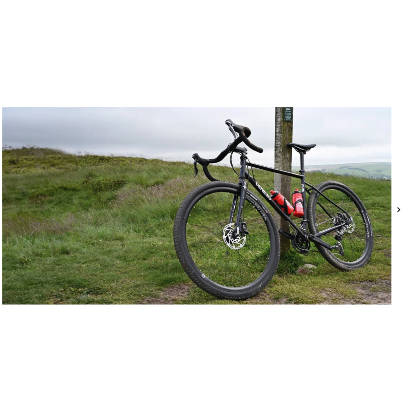 Velo Gravel acier CROIX DE FER 20 noir GENESIS Bikes 2025 Montania Sport