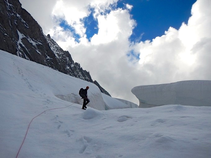 Repérage de l'approche, la veille. Déjà de bien grosses crevasses !