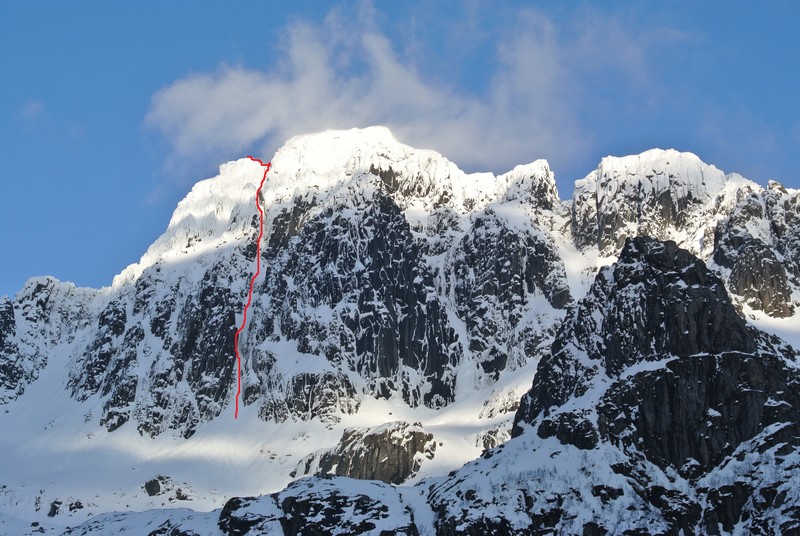 La face ouest du Rulten, avec la ligne qui nous a emballée! 