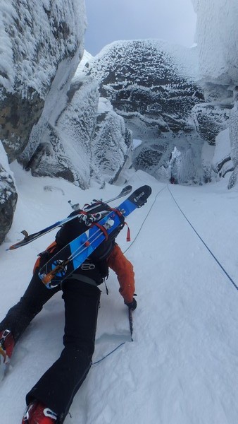 Bruno remonte sous l'arche magnifique!