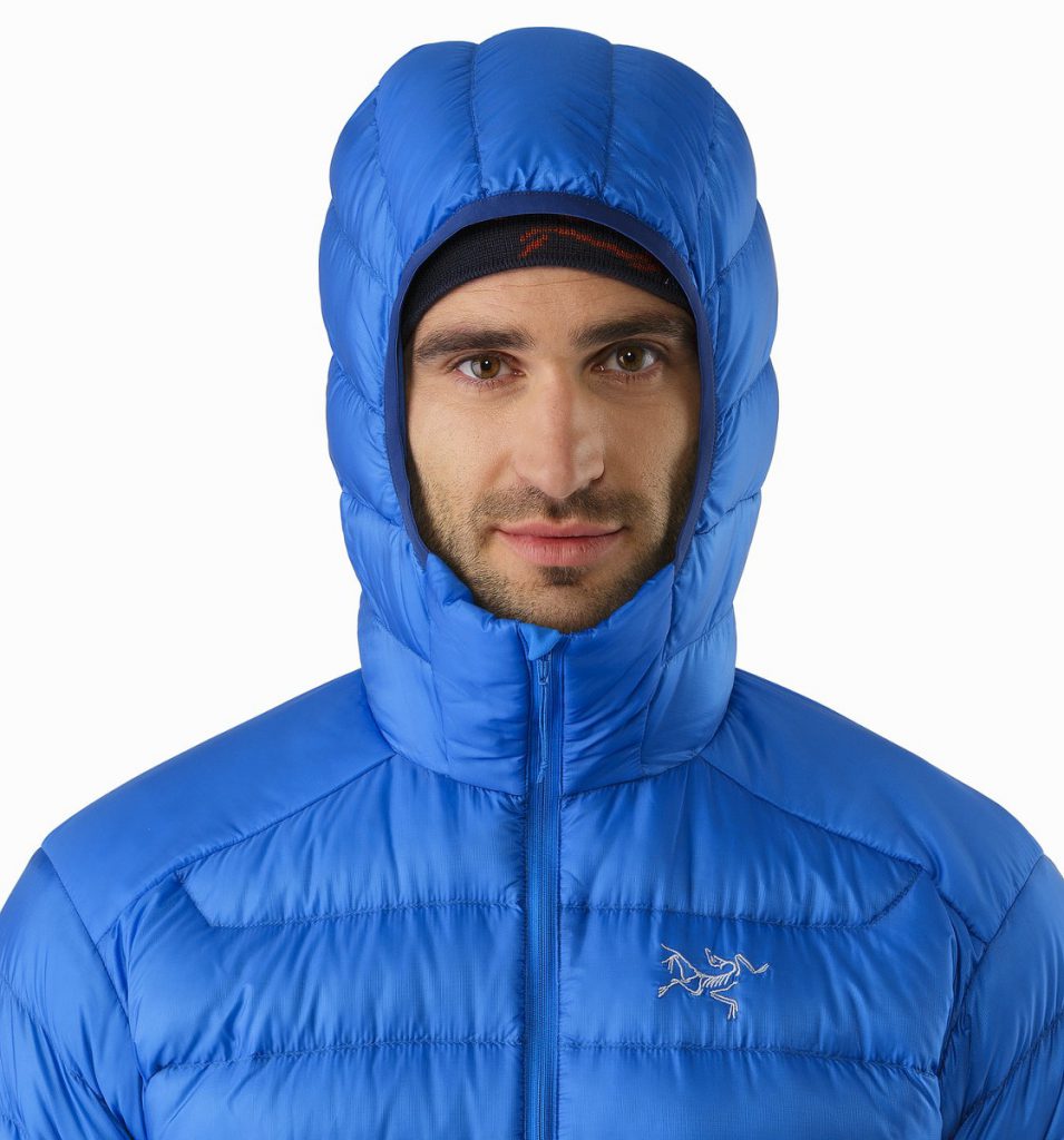 Capuche de la veste Arcteryx Cerium LT Hoody