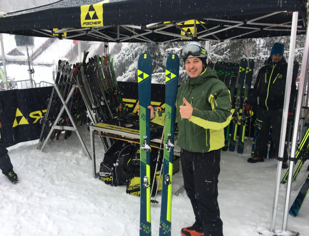 Cédric a adoré le nouveau ski free-rando Transalp 90 de Fischer : un comportement digne des skis alpins.
