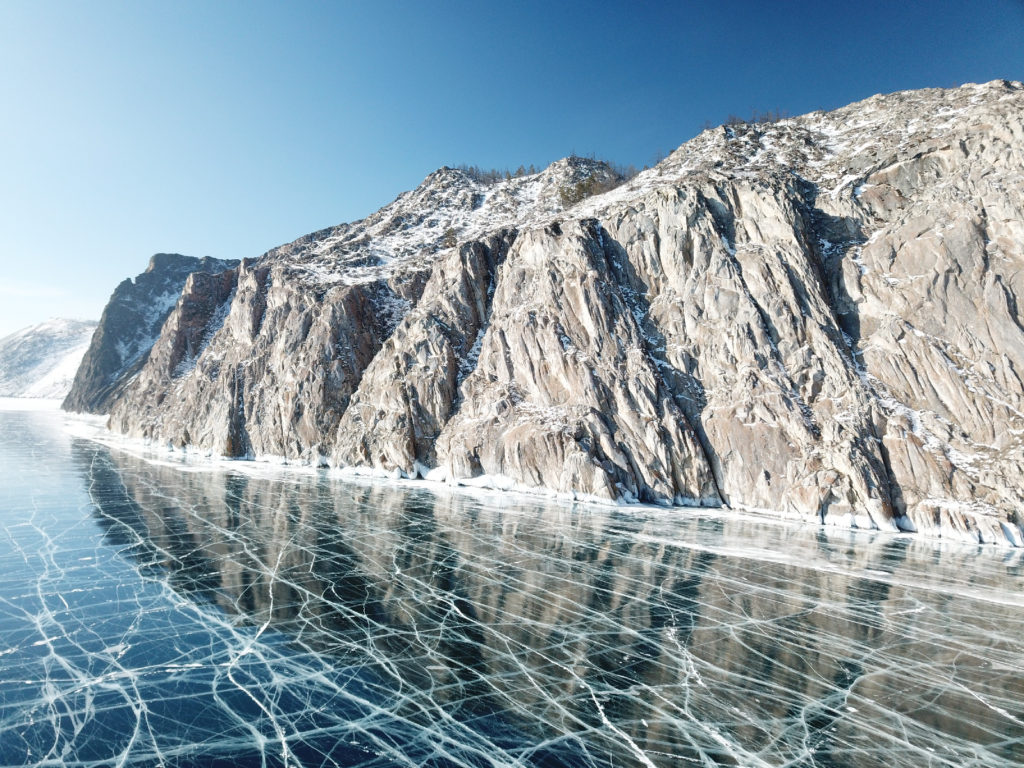 Le froid glacial du lac Baïkal