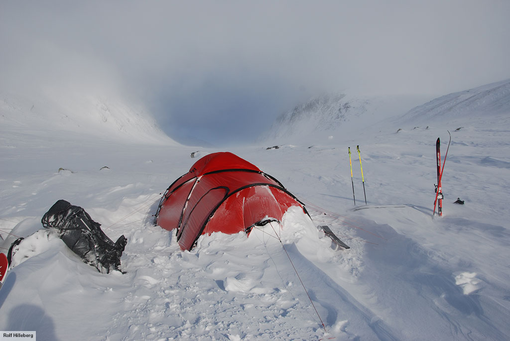 Tente Hilleberg Saitaris rouge en Suède