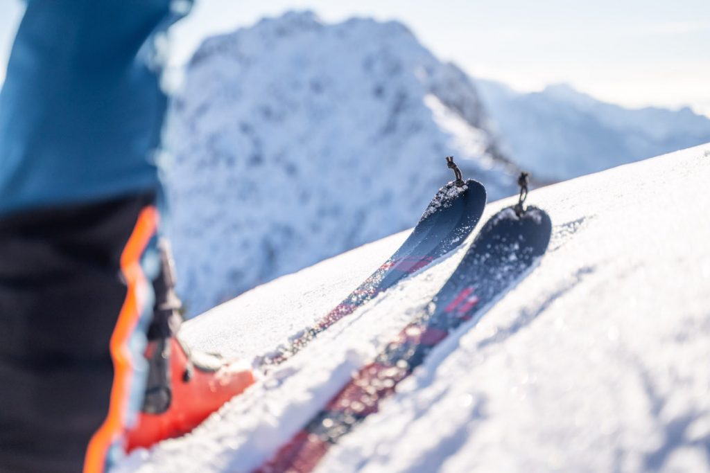 Photo spatules fendues ski Hagan avec tendeur 